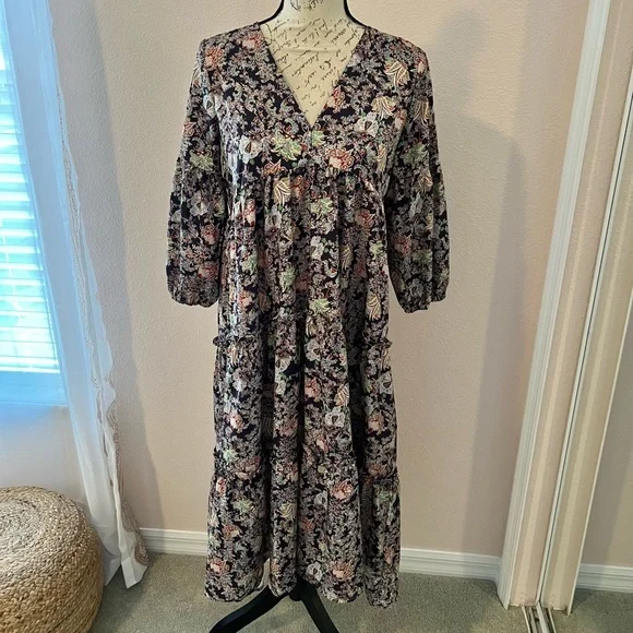 Shein dress, Size small, very pretty and flowy. Never worn. - Picture 1 of 7